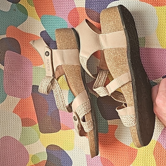 Taos Footwear Trulie Sandal - Picture 9 of 12